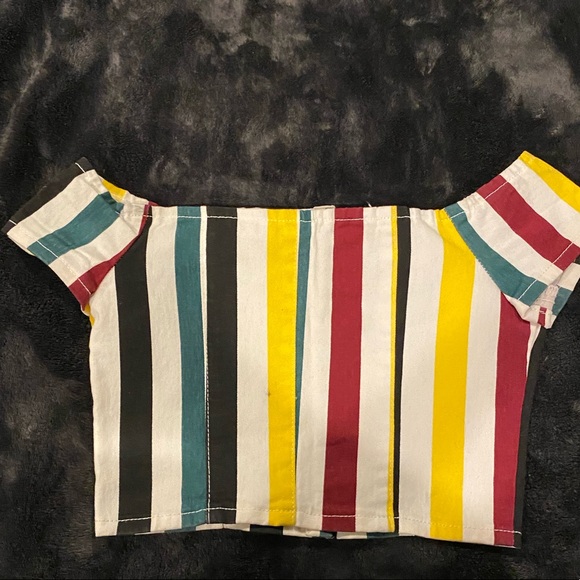 COLORFUL TOP - SIZE SMALL - Picture 2 of 3